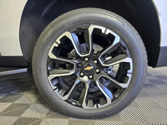 Nueve CHEVROLET SUBURBAN à Brainerd  chez Dondelinger Chevrolet
