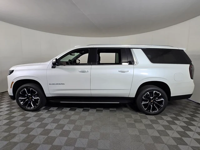 Nueve CHEVROLET SUBURBAN à Brainerd  chez Dondelinger Chevrolet