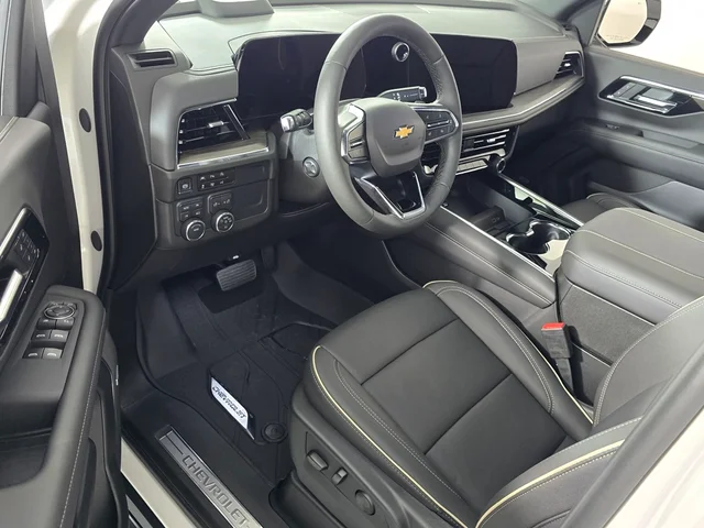 Nueve CHEVROLET SUBURBAN à Brainerd  chez Dondelinger Chevrolet