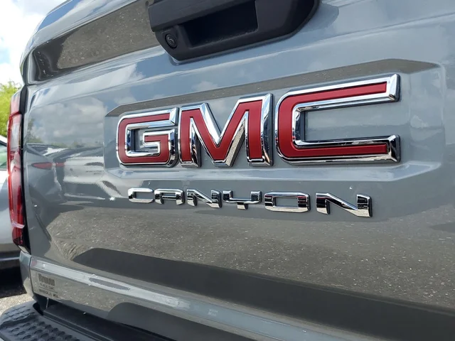 Nuevos GMC CANYON à Estados chez autogozo