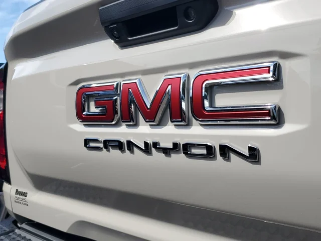 Nuevos GMC CANYON à Estados chez autogozo