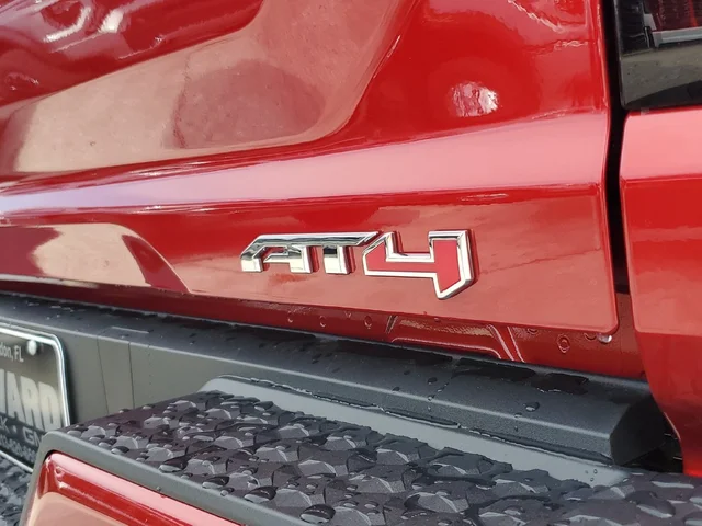 Nuevos GMC CANYON à Estados chez autogozo