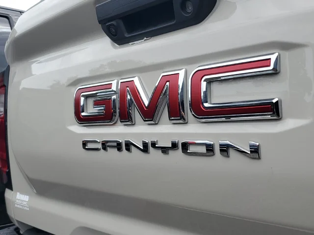 Nuevos GMC CANYON à Estados chez autogozo