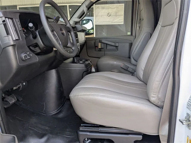 Nuevos GMC SAVANA 2500 à Estados chez autogozo