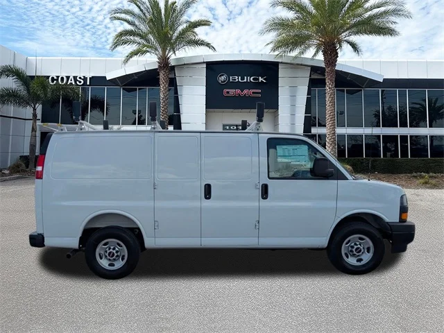 Nuevos GMC SAVANA 2500 à Estados chez autogozo