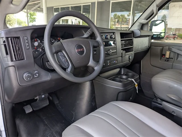 Nuevos GMC SAVANA 2500 à Estados chez autogozo