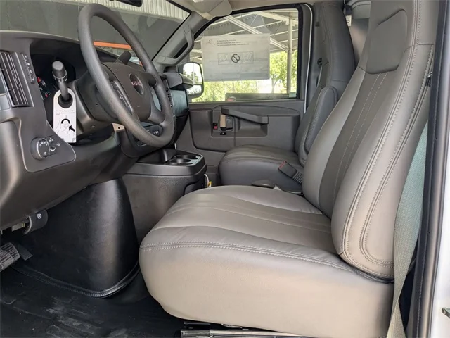Nuevos GMC SAVANA 2500 à Estados chez autogozo
