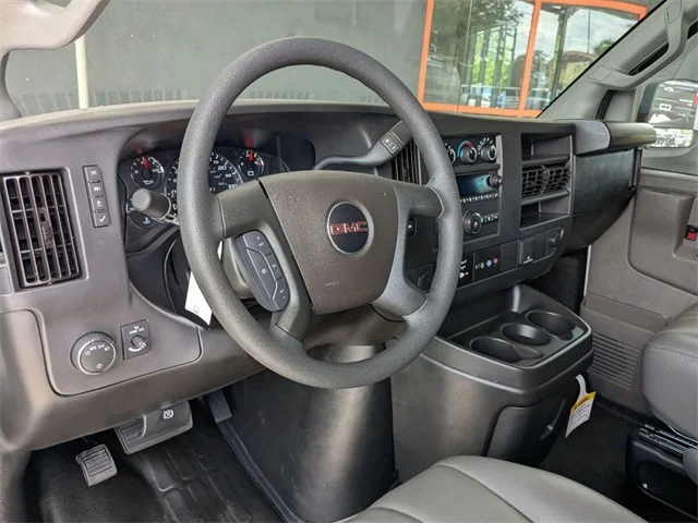 Nuevos GMC SAVANA 2500 à Estados chez autogozo
