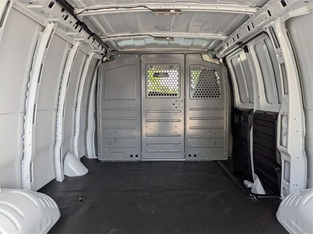 Nuevos GMC SAVANA 2500 à Estados chez autogozo
