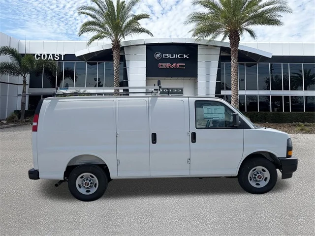 Nuevos GMC SAVANA 2500 à Estados chez autogozo