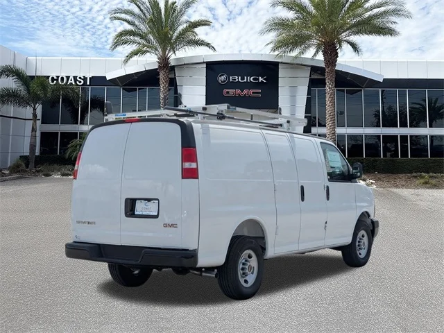 Nuevos GMC SAVANA 2500 à Estados chez autogozo