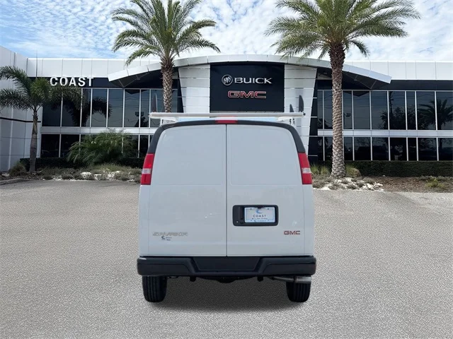 Nuevos GMC SAVANA 2500 à Estados chez autogozo