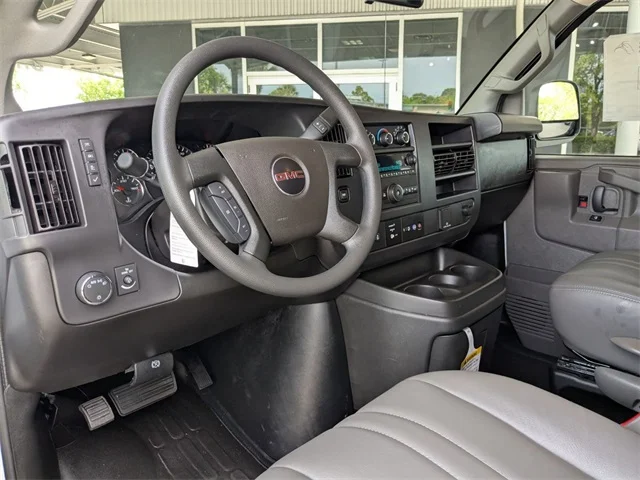 Nuevos GMC SAVANA 2500 à Estados chez autogozo