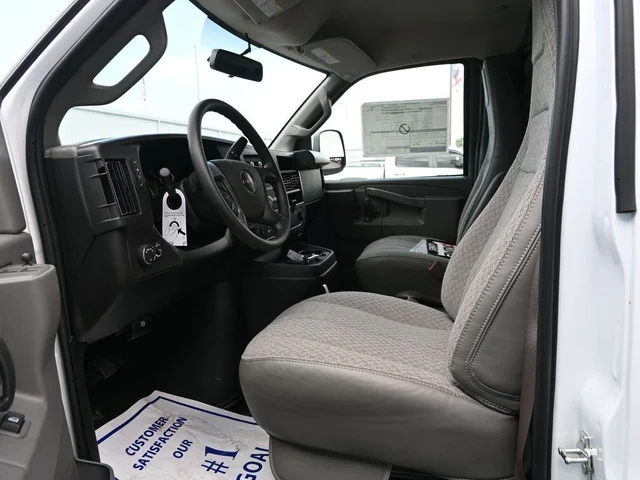 Nuevos GMC SAVANA 2500 à Estados chez autogozo