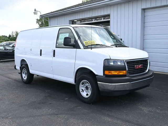 Nuevos GMC SAVANA 2500 à Estados chez autogozo