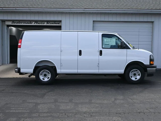 Nuevos GMC SAVANA 2500 à Estados chez autogozo