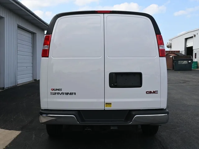 Nuevos GMC SAVANA 2500 à Estados chez autogozo