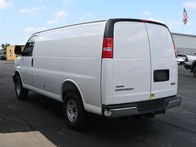 Nuevos GMC SAVANA 2500 à Estados chez autogozo