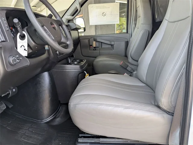Nuevos GMC SAVANA 2500 à Estados chez autogozo