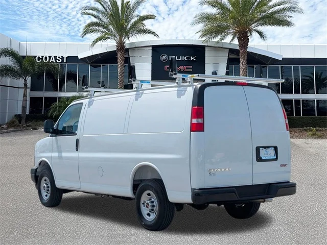 Nuevos GMC SAVANA 2500 à Estados chez autogozo
