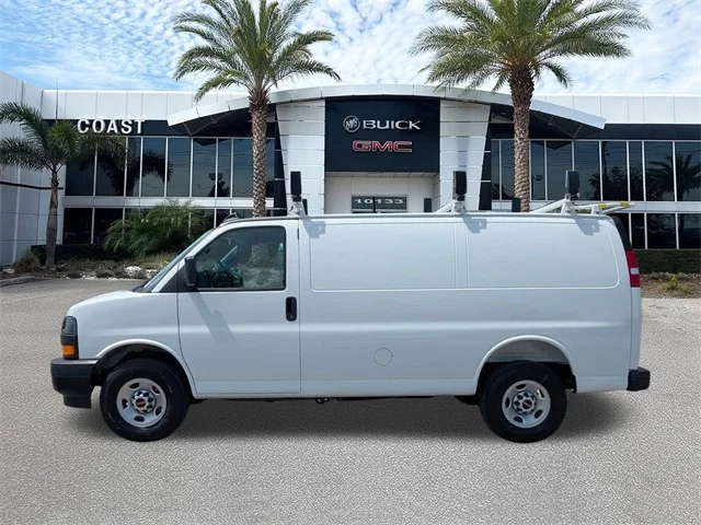 Nuevos GMC SAVANA 2500 à Estados chez autogozo