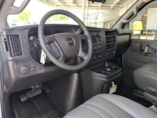 Nuevos GMC SAVANA 2500 à Estados chez autogozo