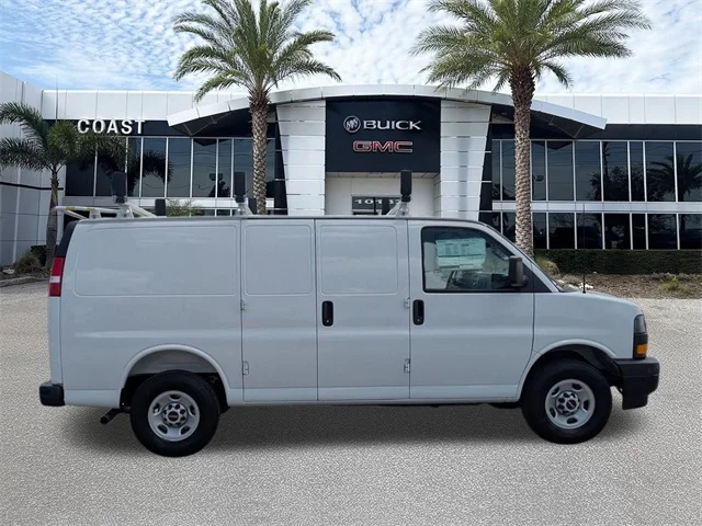 Nuevos GMC SAVANA 2500 à Estados chez autogozo