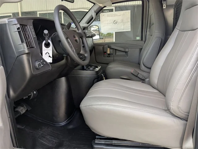 Nuevos GMC SAVANA 2500 à Estados chez autogozo