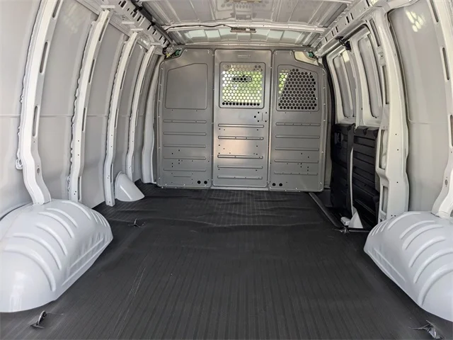 Nuevos GMC SAVANA 2500 à Estados chez autogozo