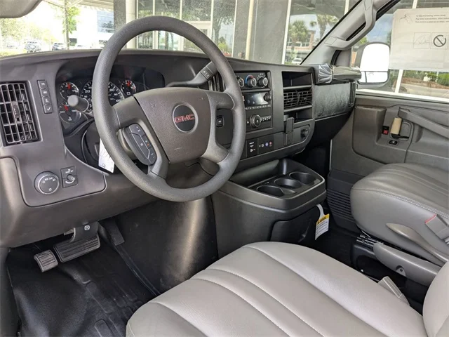Nuevos GMC SAVANA 2500 à Estados chez autogozo