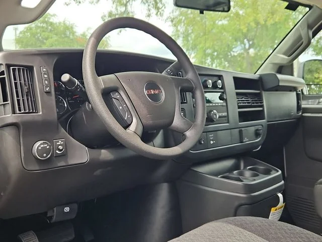 Nuevos GMC SAVANA 2500 à Estados chez autogozo