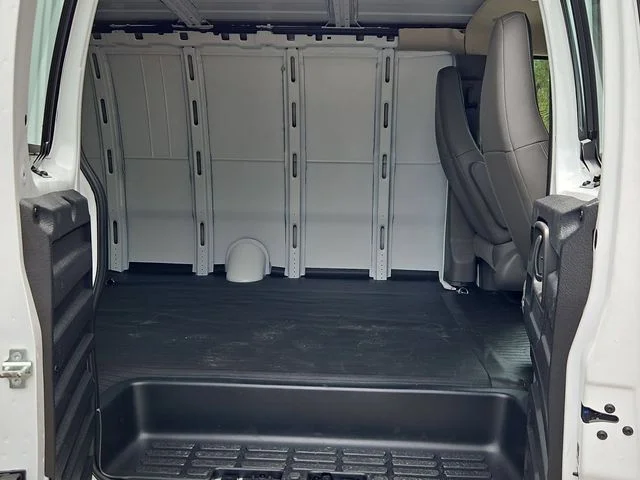 Nuevos GMC SAVANA 2500 à Estados chez autogozo