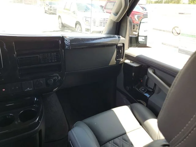 Nuevos GMC SAVANA 2500 à Estados chez autogozo