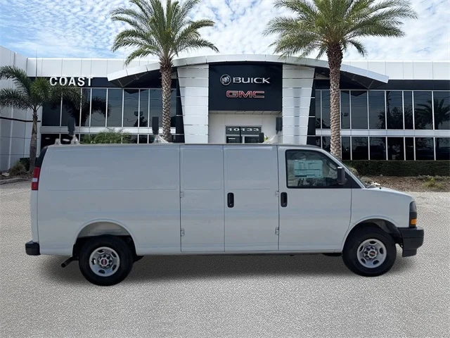 Nuevos GMC SAVANA 2500 à Estados chez autogozo