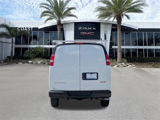 Nuevos GMC SAVANA 2500 à Estados chez autogozo