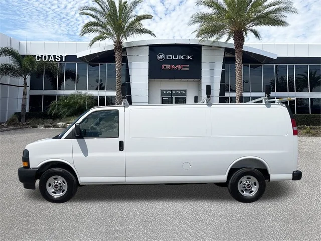 Nuevos GMC SAVANA 2500 à Estados chez autogozo