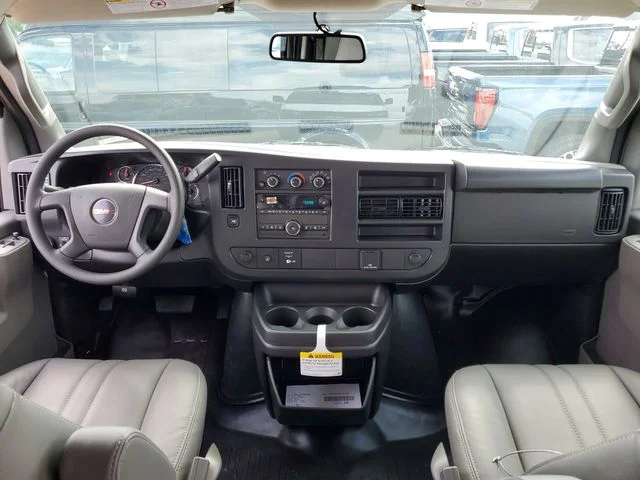 Nuevos GMC SAVANA 2500 à Estados chez autogozo