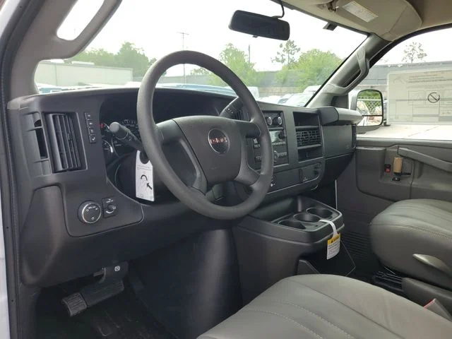Nuevos GMC SAVANA 2500 à Estados chez autogozo