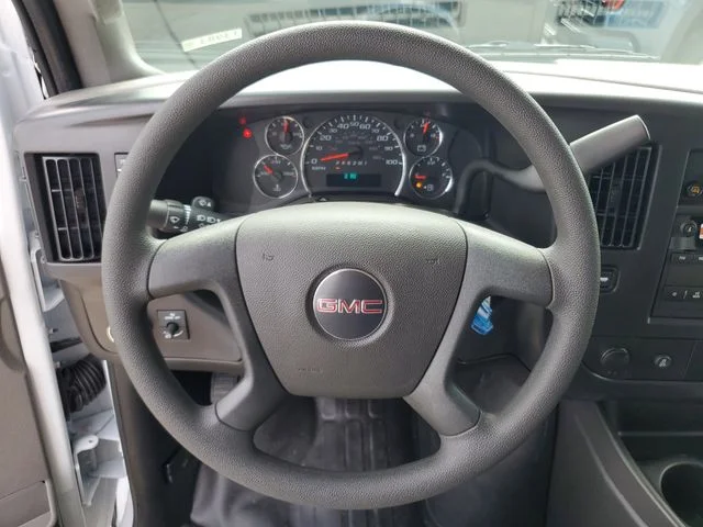 Nuevos GMC SAVANA 2500 à Estados chez autogozo