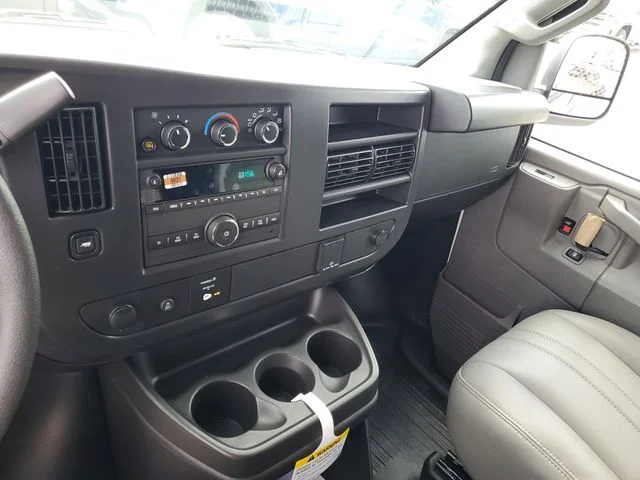 Nuevos GMC SAVANA 2500 à Estados chez autogozo