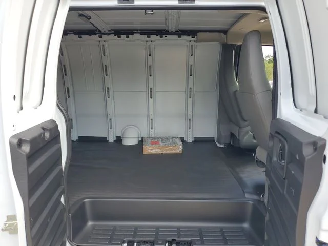 Nuevos GMC SAVANA 2500 à Estados chez autogozo