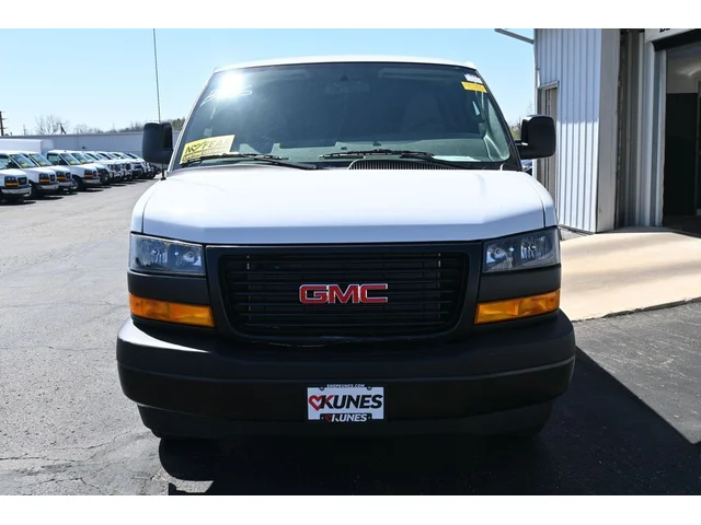 Nuevos GMC SAVANA 3500 à Estados chez autogozo