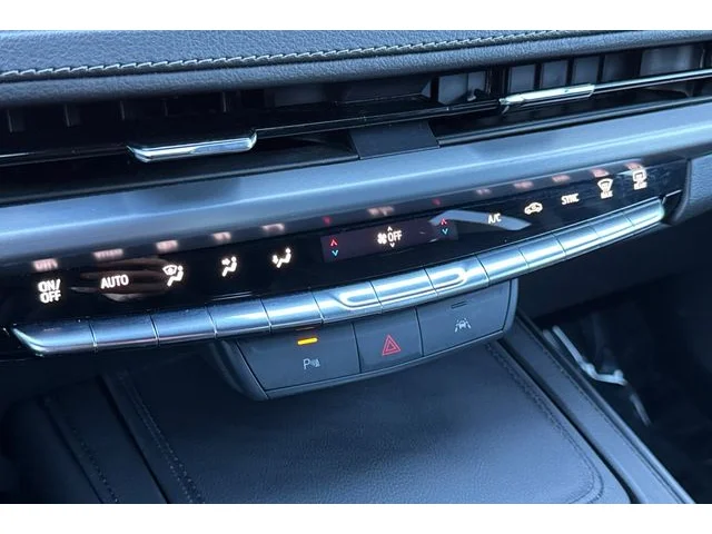 SEMINUEVOS CADILLAC XT4 at ELK GROVE in Elk Grove Buick GMC