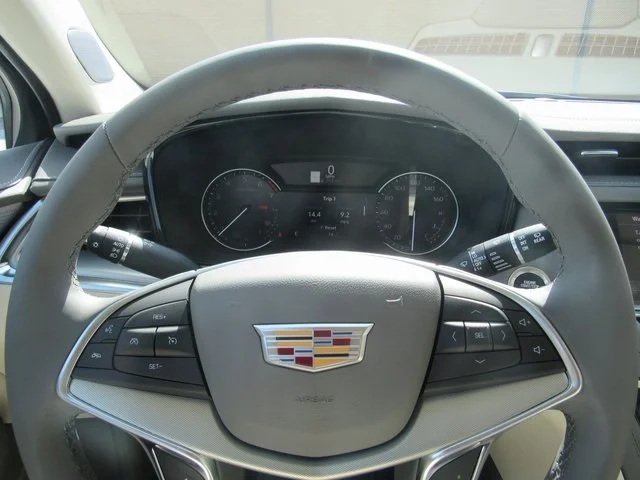 Nuevos CADILLAC XT5 à Estados chez autogozo