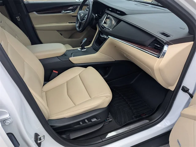 SEMINUEVOS CADILLAC XT5 at Kennesaw, in Town Center Nissan