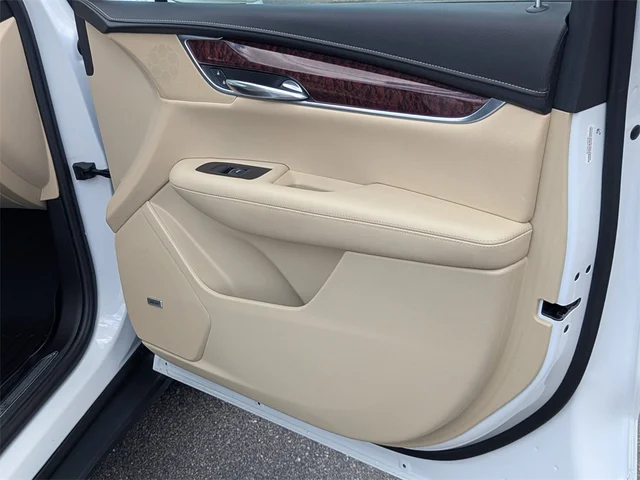 SEMINUEVOS CADILLAC XT5 at Kennesaw, in Town Center Nissan