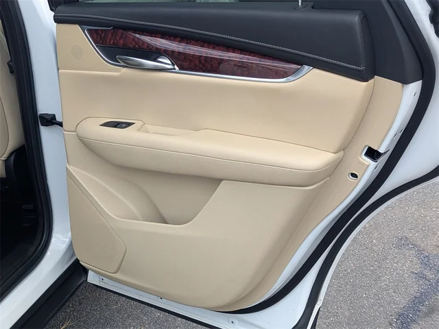 SEMINUEVOS CADILLAC XT5 at Kennesaw, in Town Center Nissan