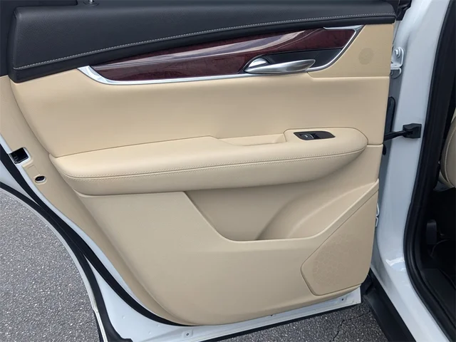 SEMINUEVOS CADILLAC XT5 at Kennesaw, in Town Center Nissan