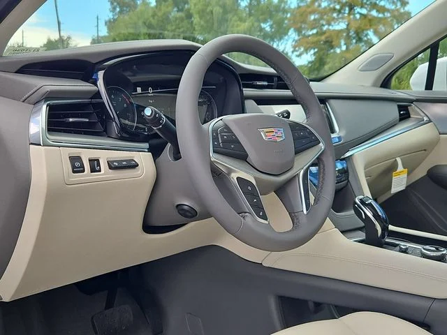 Nuevos CADILLAC XT5 à Estados chez autogozo