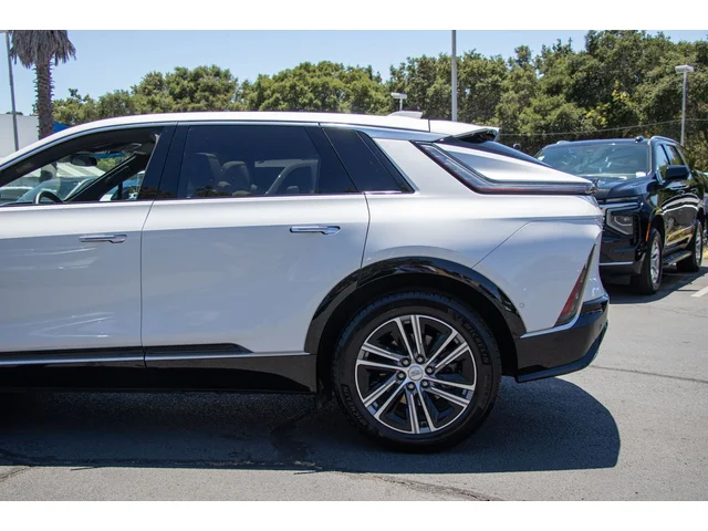 SEMINUEVOS CADILLAC LYRIQ a Estados en autogozo